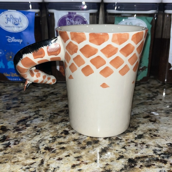 Pier 1 Imports Giraffe Handle Handle Head Neck Mug Set - Picture 5 of 12